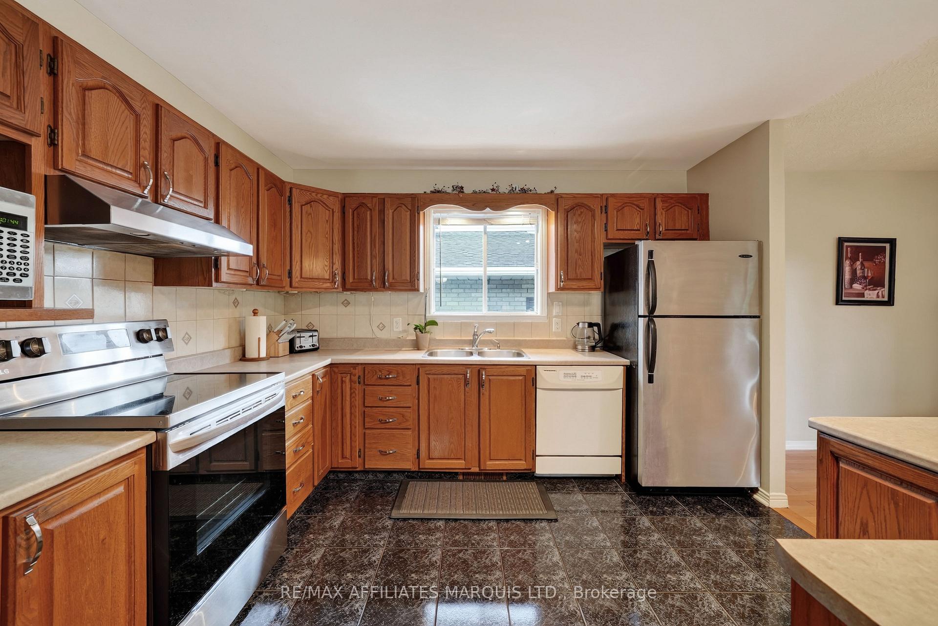 Photo 13 of 828 Chelsea Crescent, Cornwall, Cornwall — HOMEH