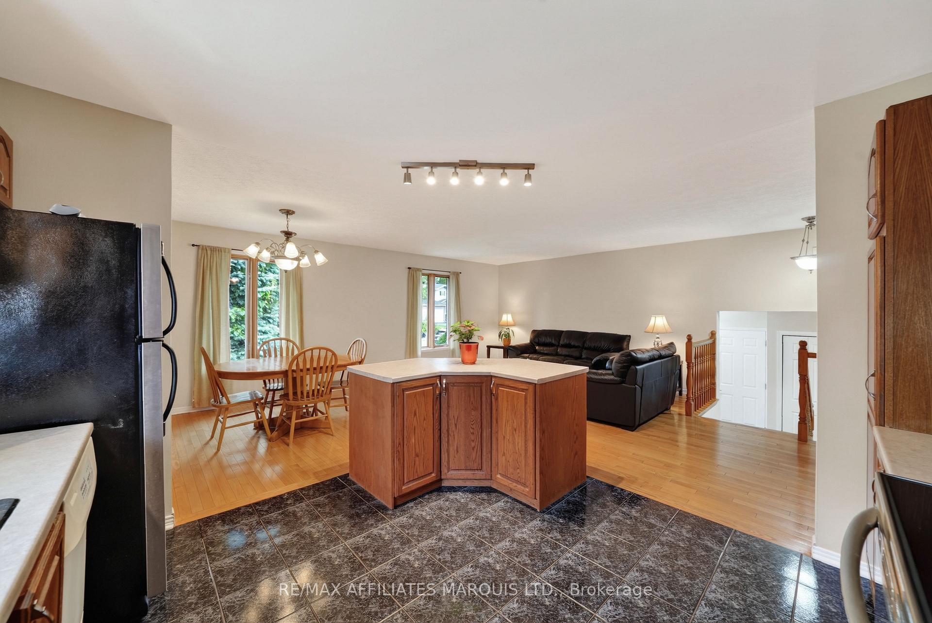 Photo 14 of 828 Chelsea Crescent, Cornwall, Cornwall — HOMEH