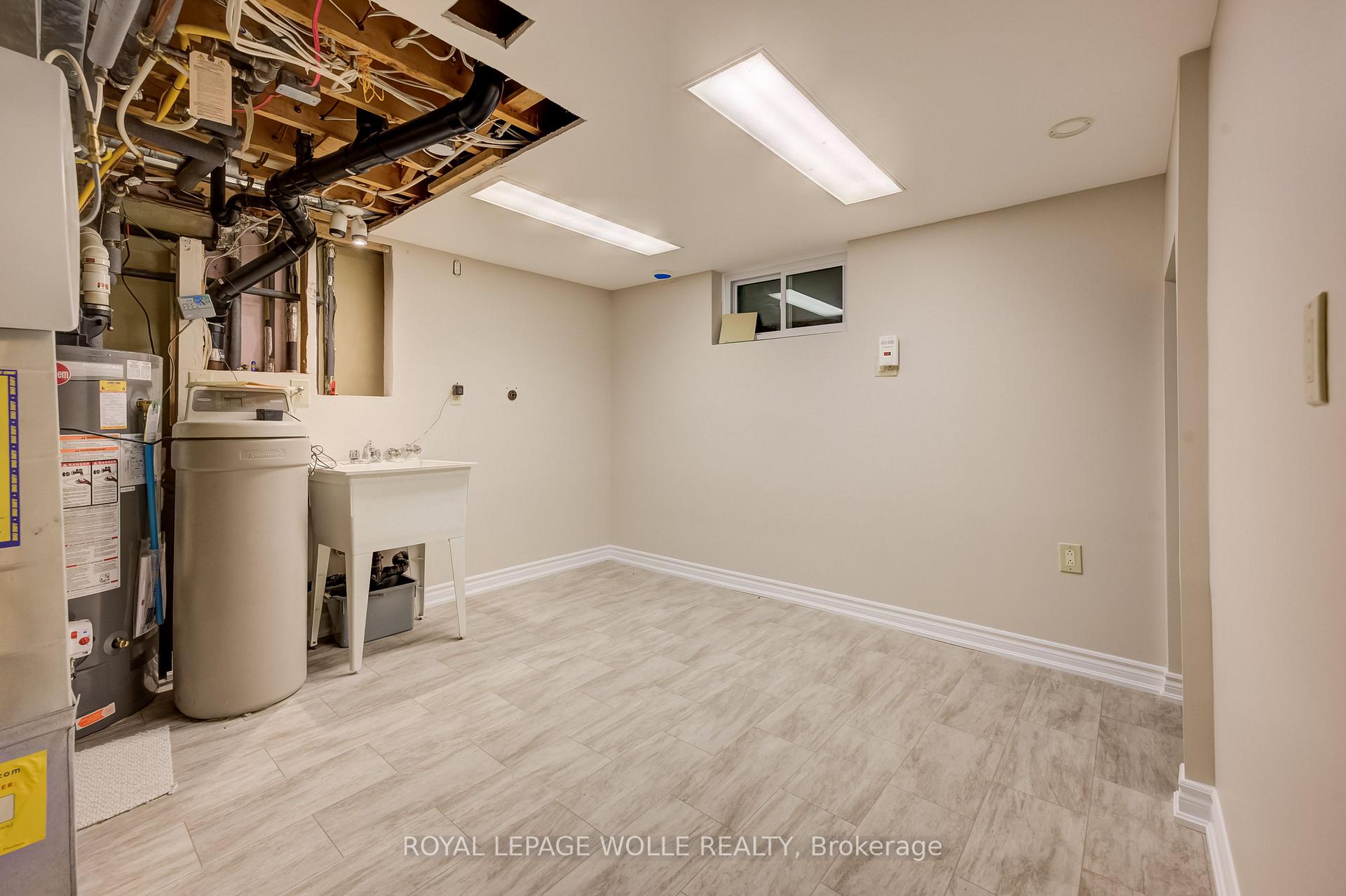 Photo 40 of 54 Fairlawn Road, Kitchener, Vanier - Kitchener — HOMEH