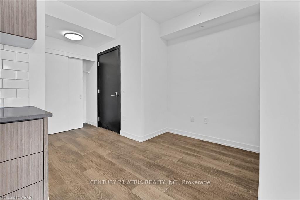 Photo 9 of Unit 907, 5 Wellington Street S, Kitchener, KW Hospital — HOMEH