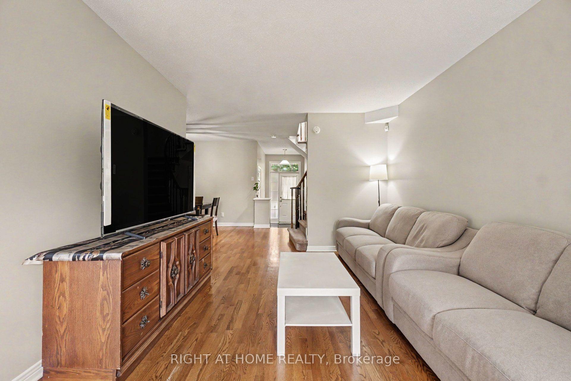 Photo 6 of 623 Wild Shore Crescent, Ottawa, Riverside South/Gloucester Glen — HOMEH