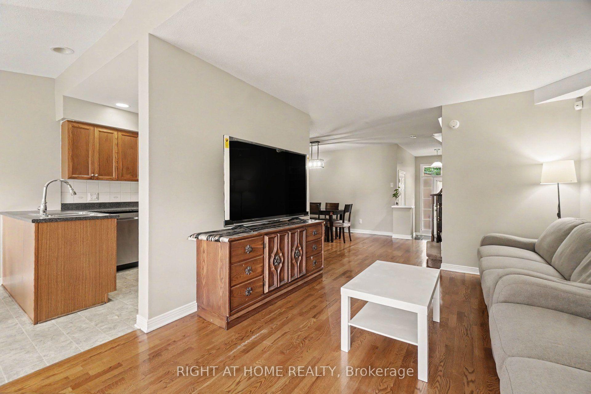 Photo 7 of 623 Wild Shore Crescent, Ottawa, Riverside South/Gloucester Glen — HOMEH