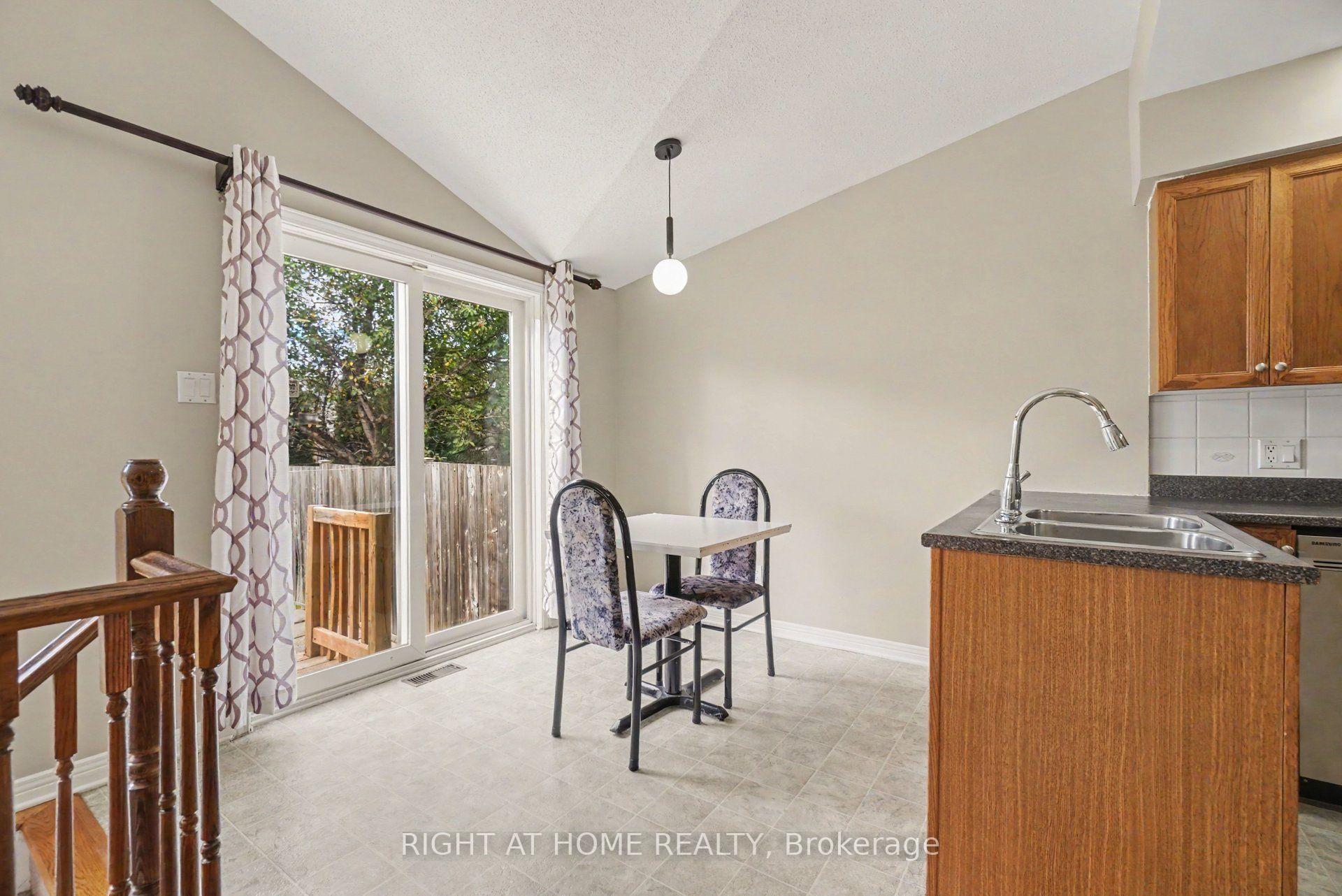 Photo 14 of 623 Wild Shore Crescent, Ottawa, Riverside South/Gloucester Glen — HOMEH