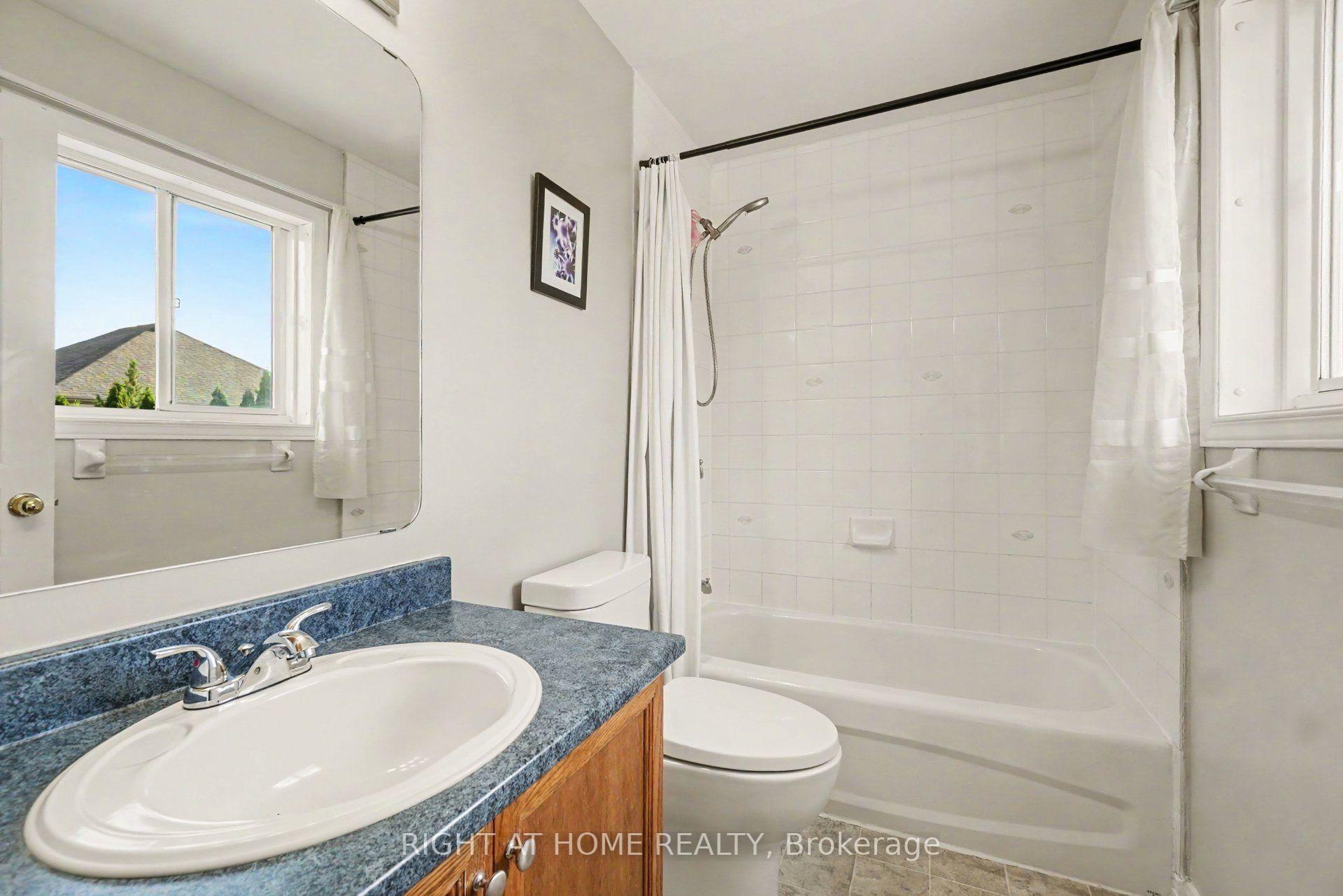 Photo 20 of 623 Wild Shore Crescent, Ottawa, Riverside South/Gloucester Glen — HOMEH