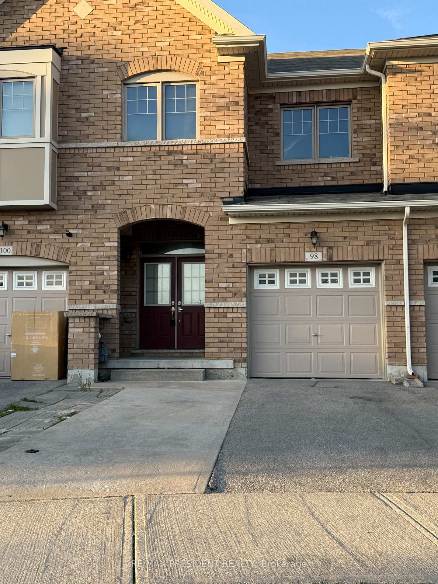 Photo 35 of 98 Davenfield Circle, Brampton, Bram East — HOMEH