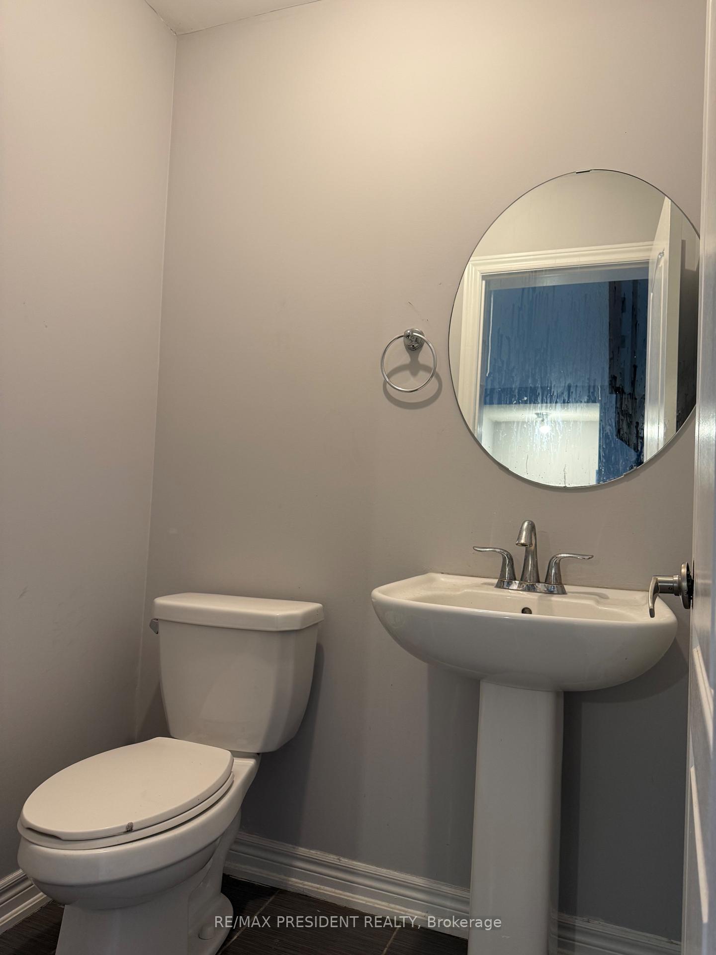 Photo 3 of 98 Davenfield Circle, Brampton, Bram East — HOMEH