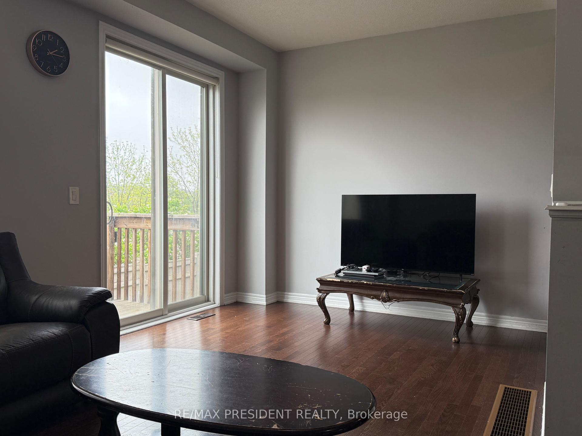 Photo 9 of 98 Davenfield Circle, Brampton, Bram East — HOMEH