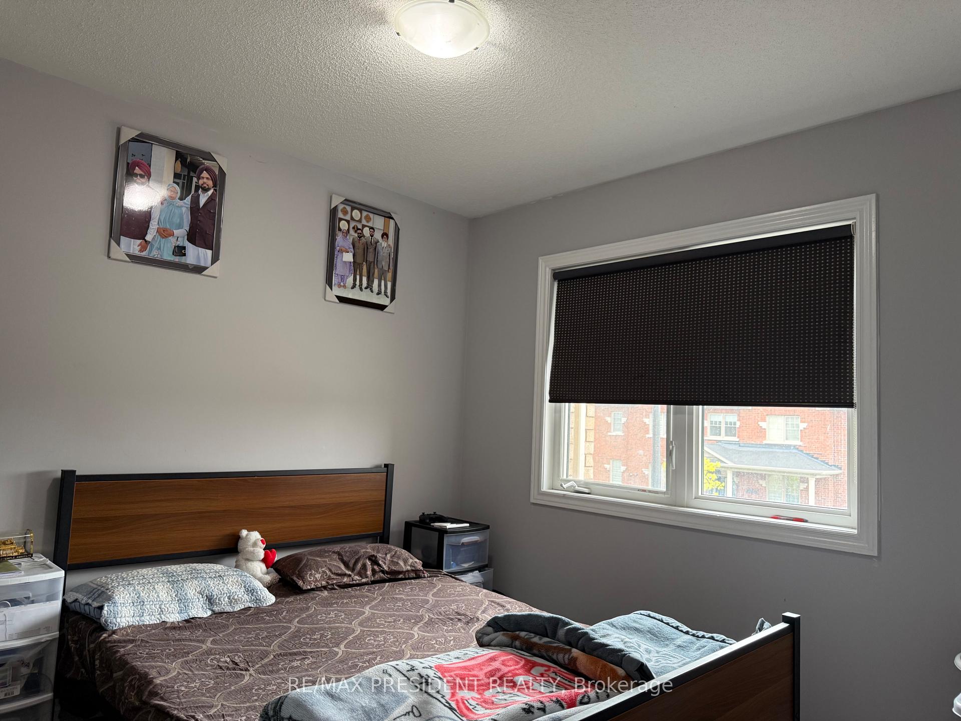 Photo 20 of 98 Davenfield Circle, Brampton, Bram East — HOMEH