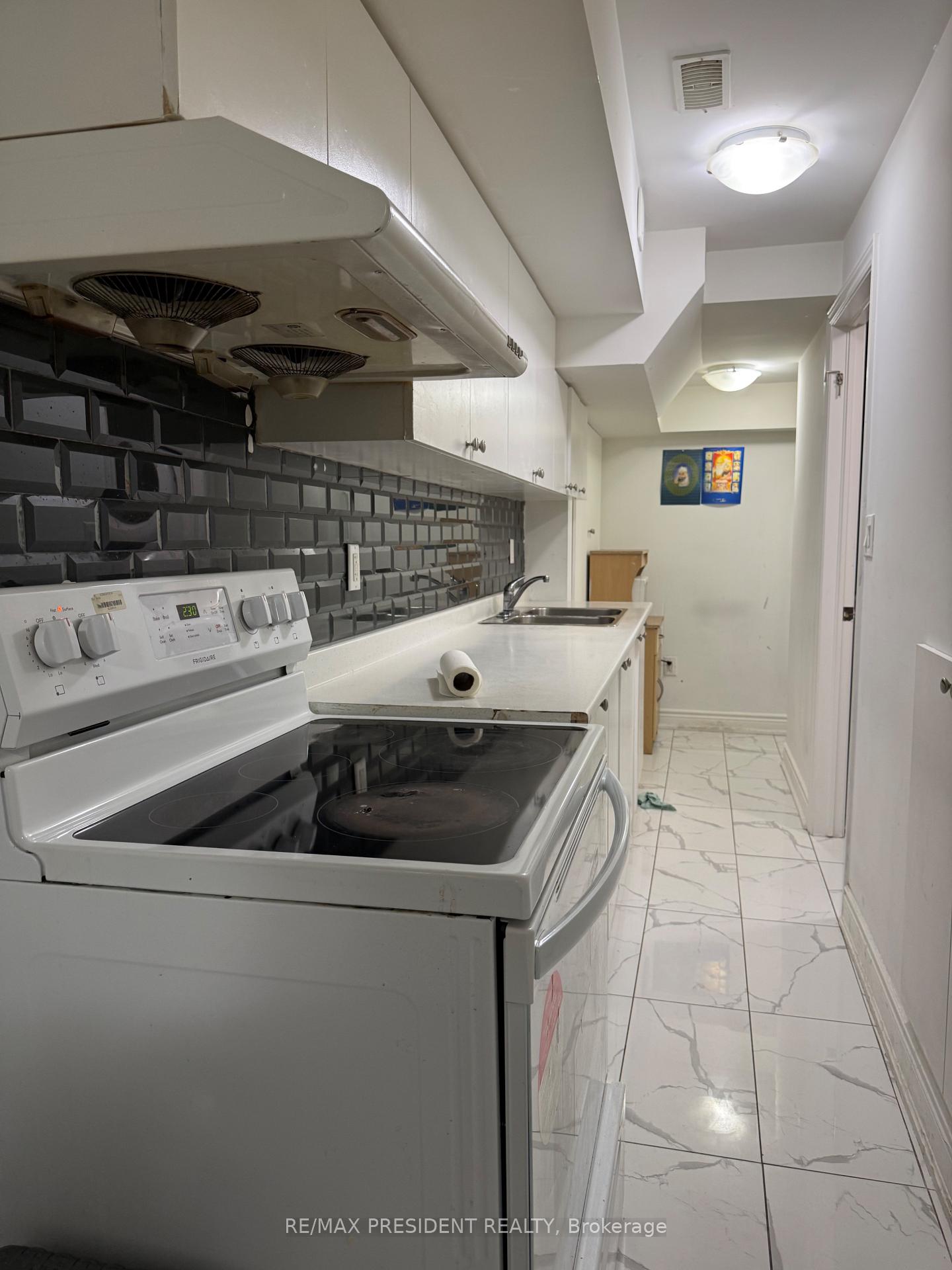 Photo 24 of 98 Davenfield Circle, Brampton, Bram East — HOMEH