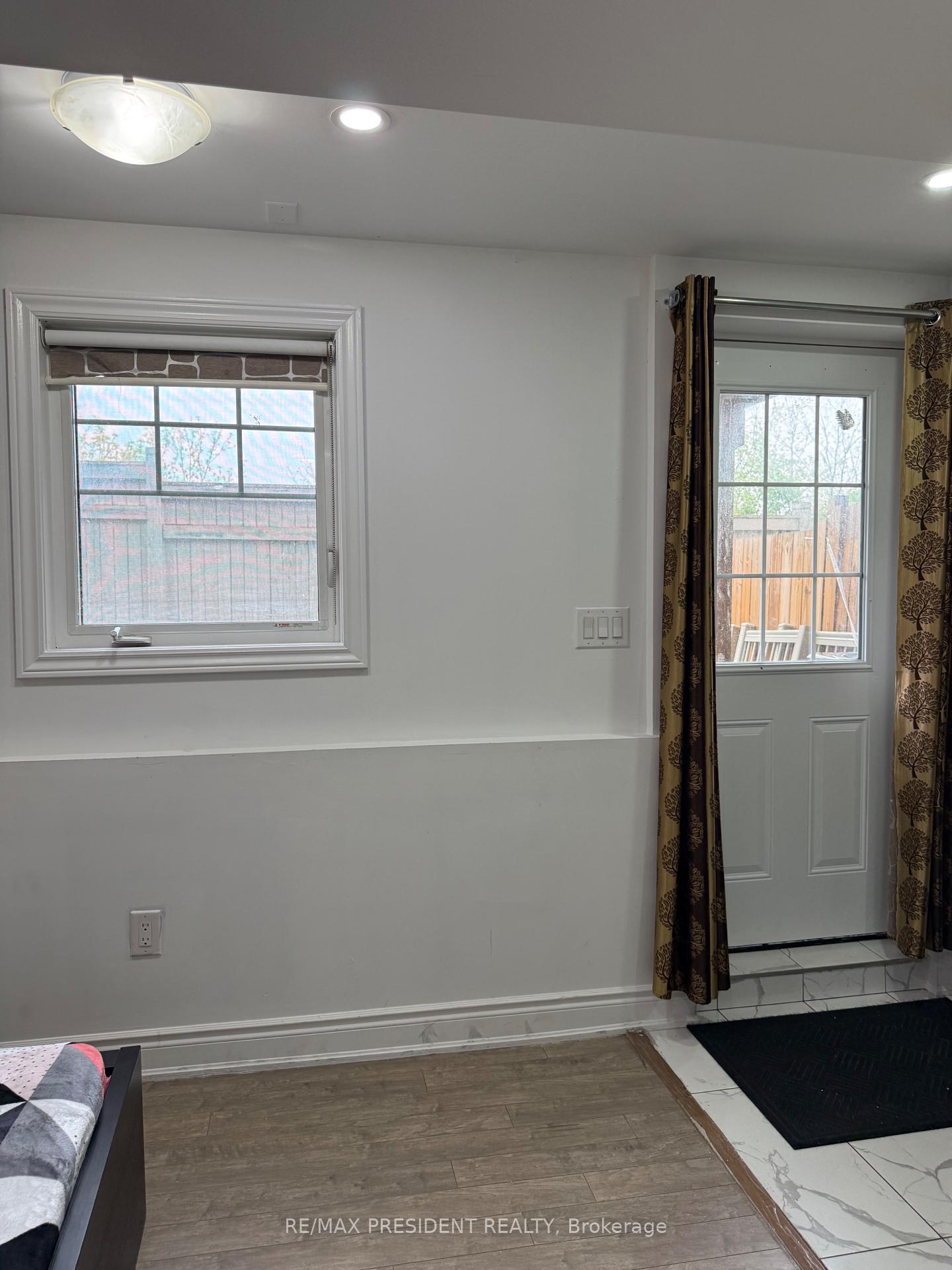 Photo 30 of 98 Davenfield Circle, Brampton, Bram East — HOMEH