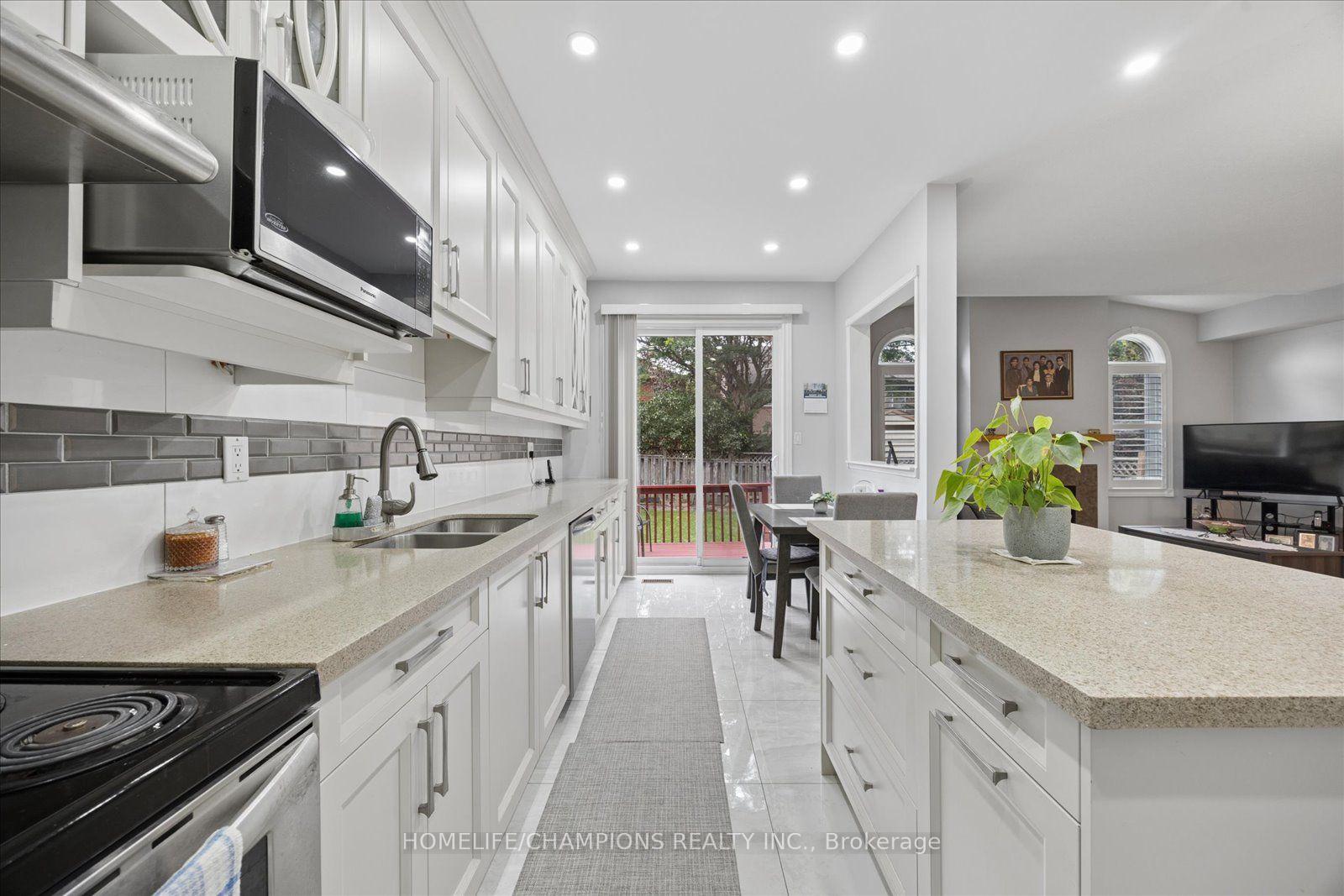 Photo 11 of 1905 Wildflower Drive, Pickering, Amberlea — HOMEH