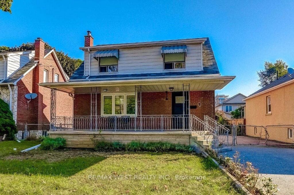 Photo 1 of 9 Culnan Avenue, Etobicoke, Islington-City Centre West — HOMEH