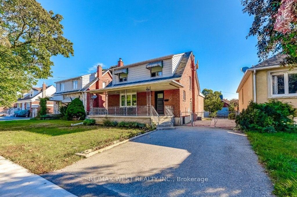 Photo 2 of 9 Culnan Avenue, Etobicoke, Islington-City Centre West — HOMEH