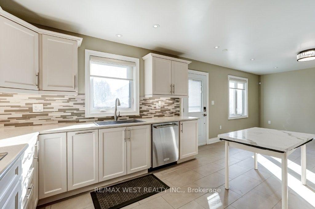 Photo 13 of 9 Culnan Avenue, Etobicoke, Islington-City Centre West — HOMEH