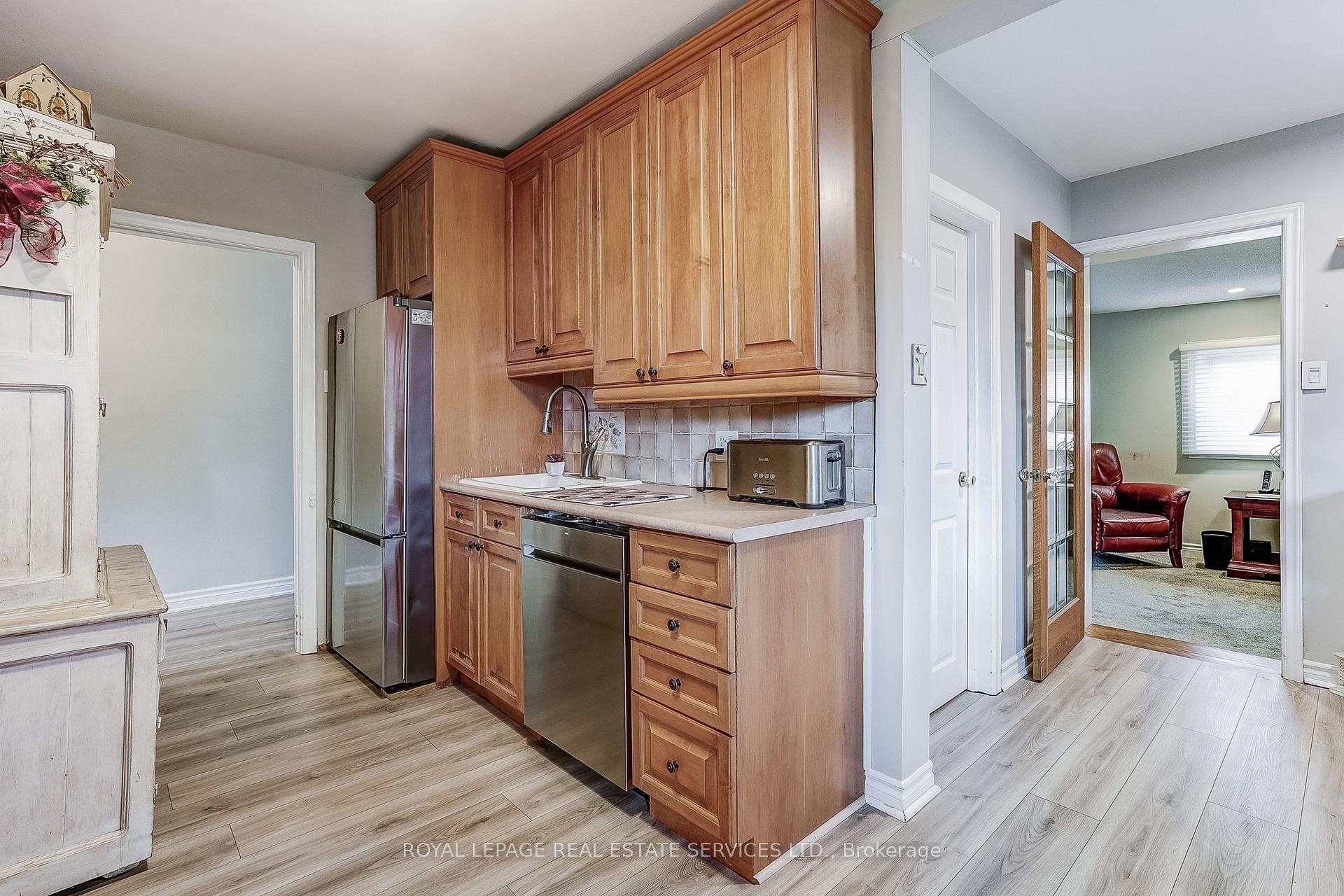 Photo 9 of 27 Sora Drive, Mississauga, Streetsville — HOMEH