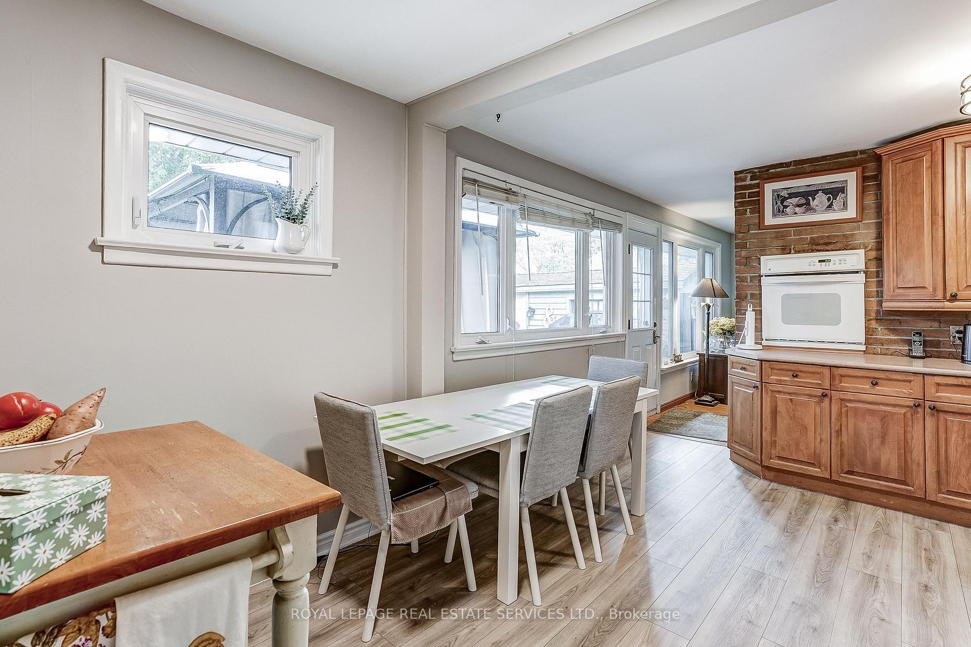 Photo 10 of 27 Sora Drive, Mississauga, Streetsville — HOMEH