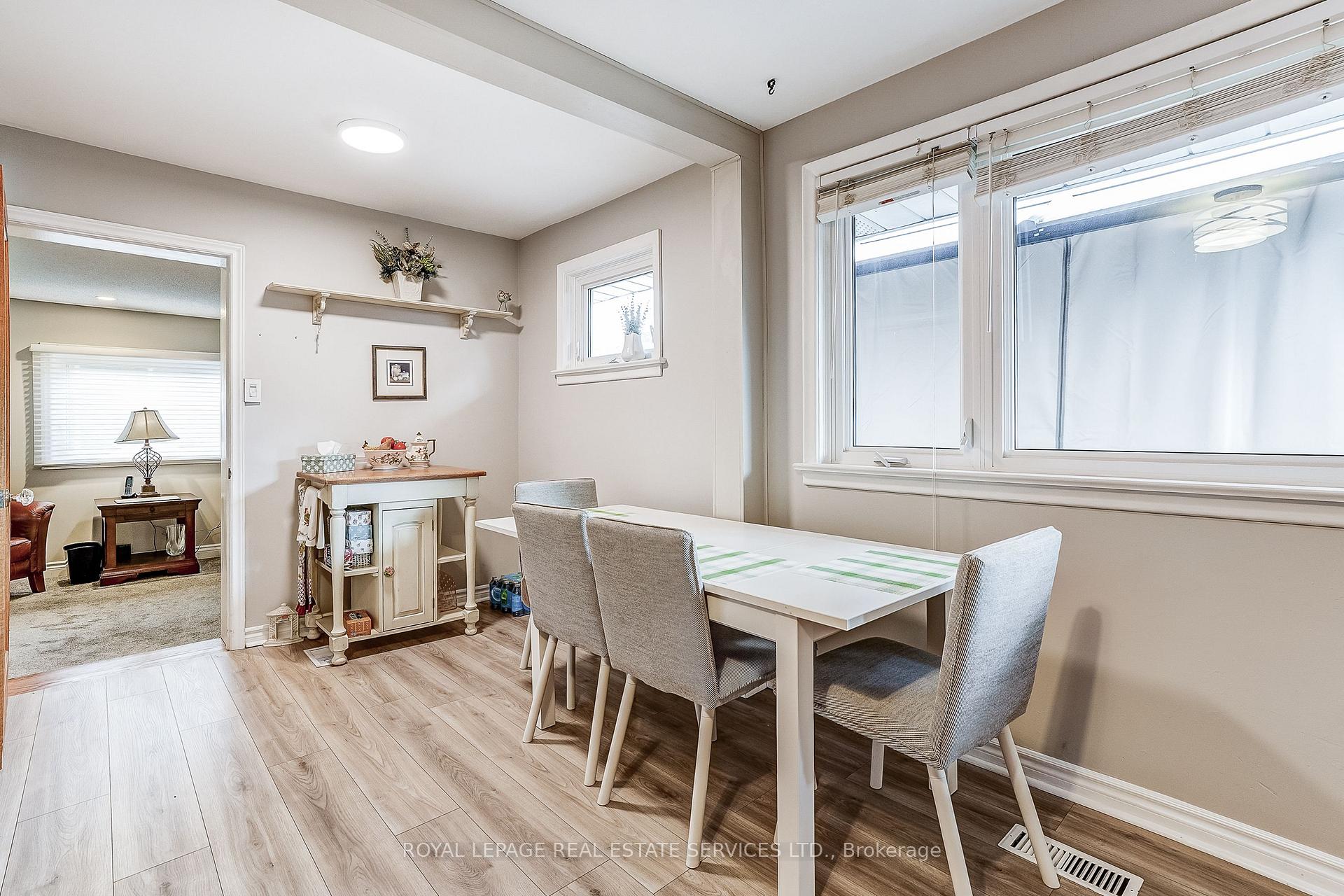 Photo 12 of 27 Sora Drive, Mississauga, Streetsville — HOMEH
