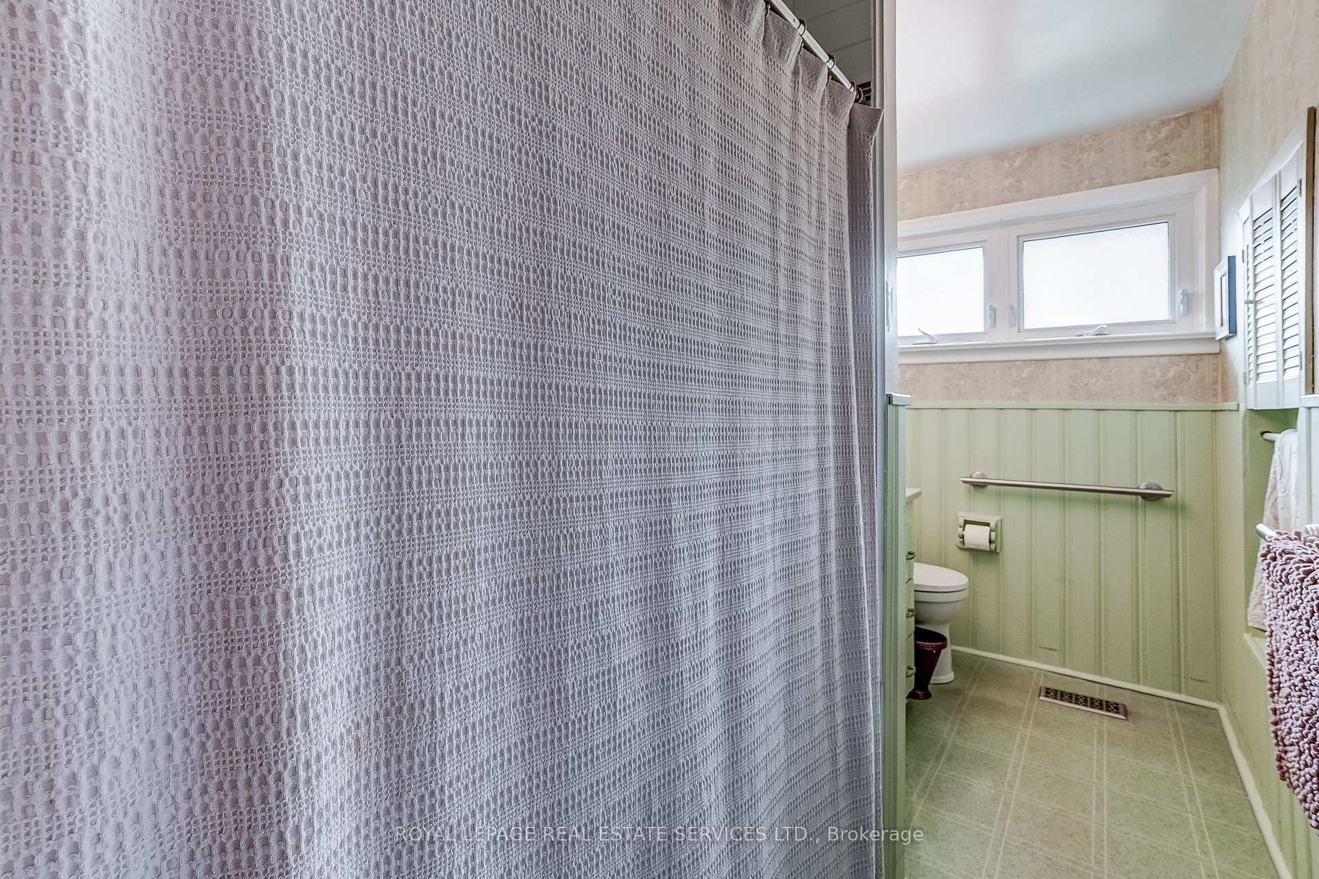 Photo 19 of 27 Sora Drive, Mississauga, Streetsville — HOMEH