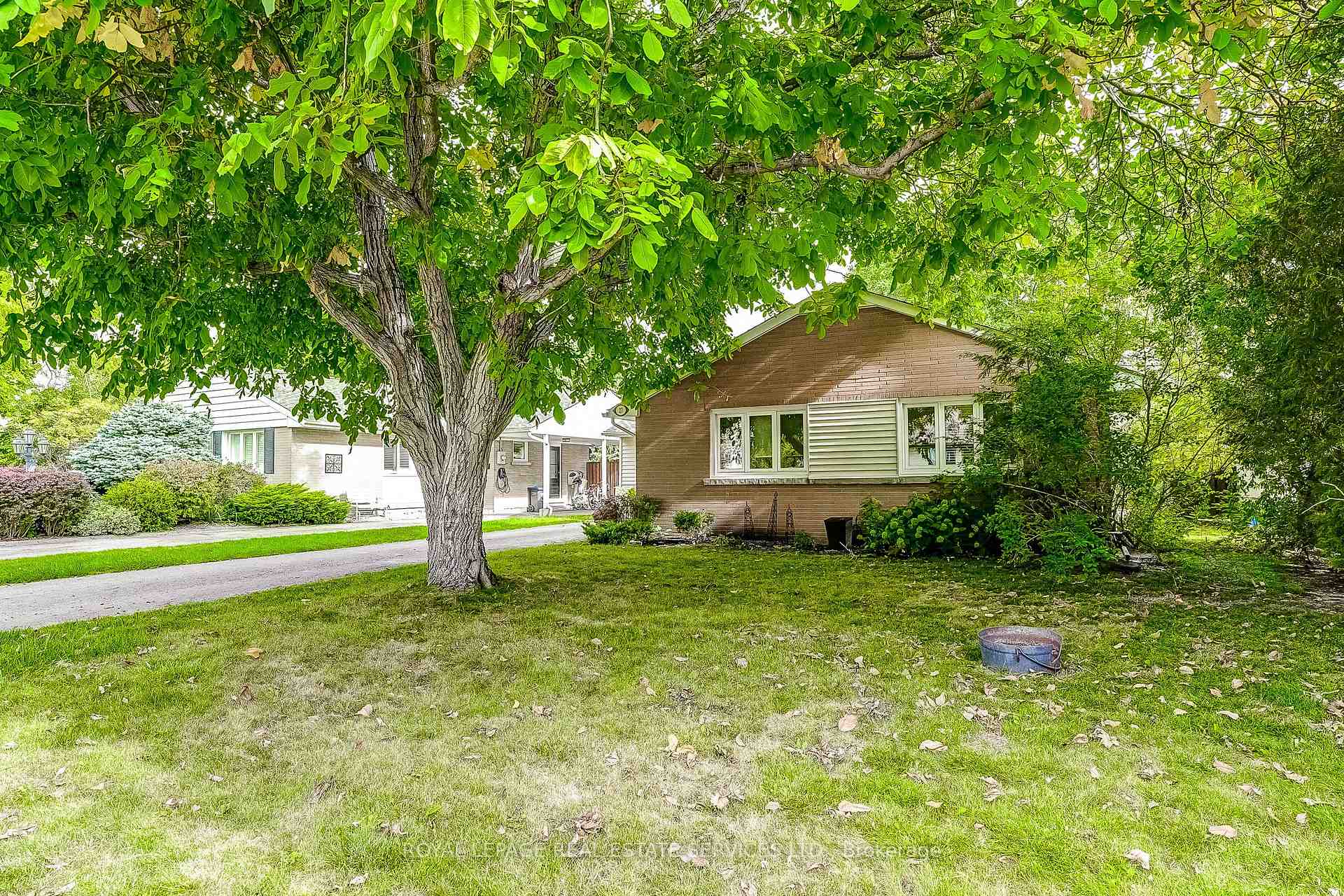 Photo 35 of 27 Sora Drive, Mississauga, Streetsville — HOMEH