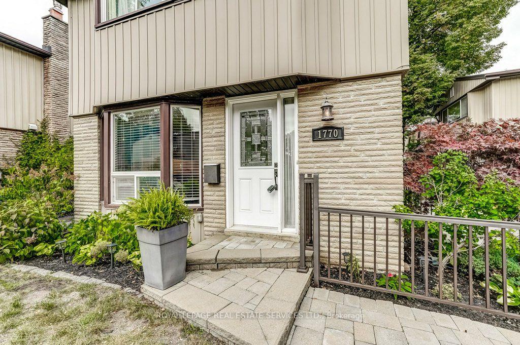 Photo 3 of 1770 Hyde Mill Crescent, Mississauga, Streetsville — HOMEH