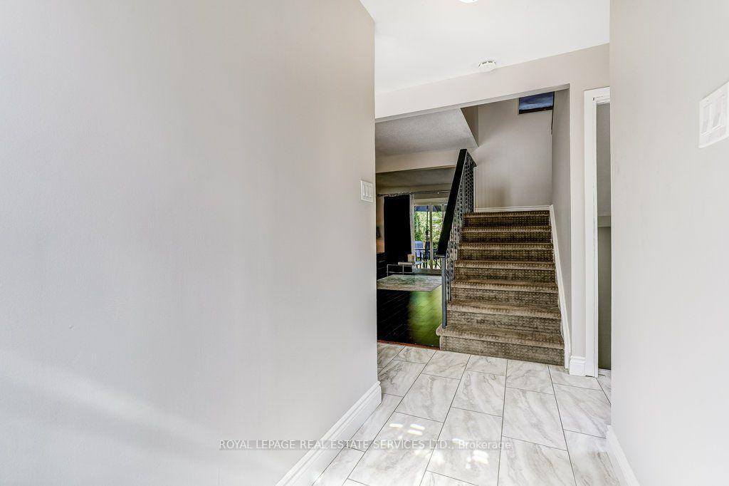 Photo 5 of 1770 Hyde Mill Crescent, Mississauga, Streetsville — HOMEH