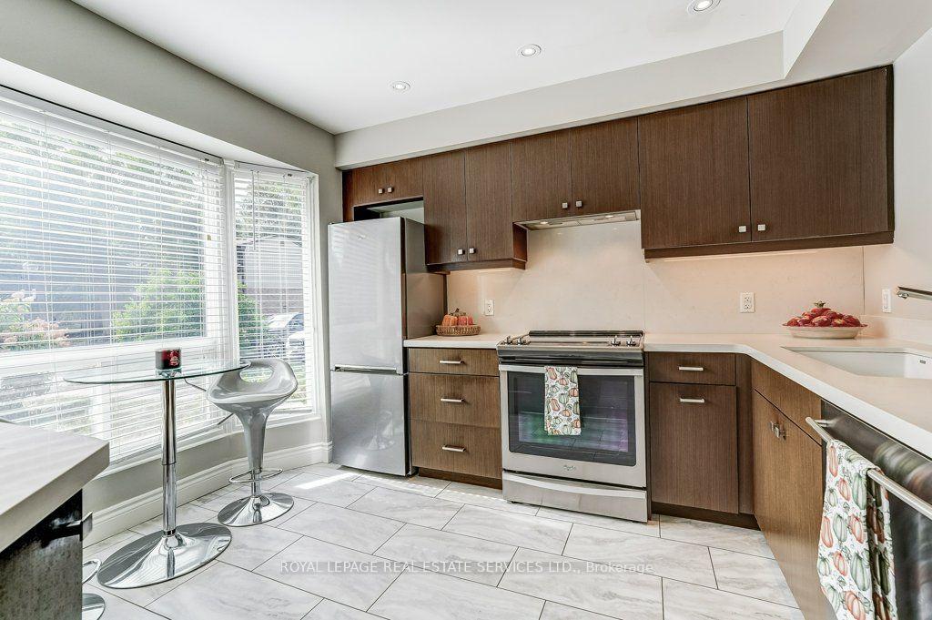 Photo 7 of 1770 Hyde Mill Crescent, Mississauga, Streetsville — HOMEH