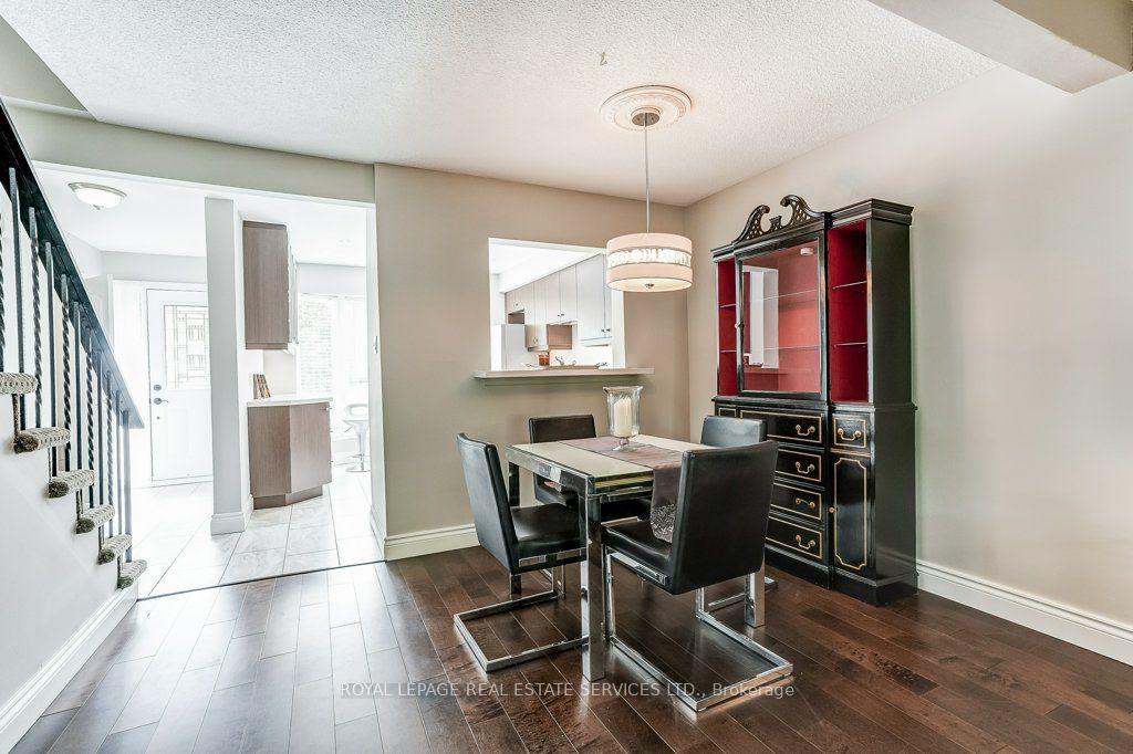 Photo 11 of 1770 Hyde Mill Crescent, Mississauga, Streetsville — HOMEH