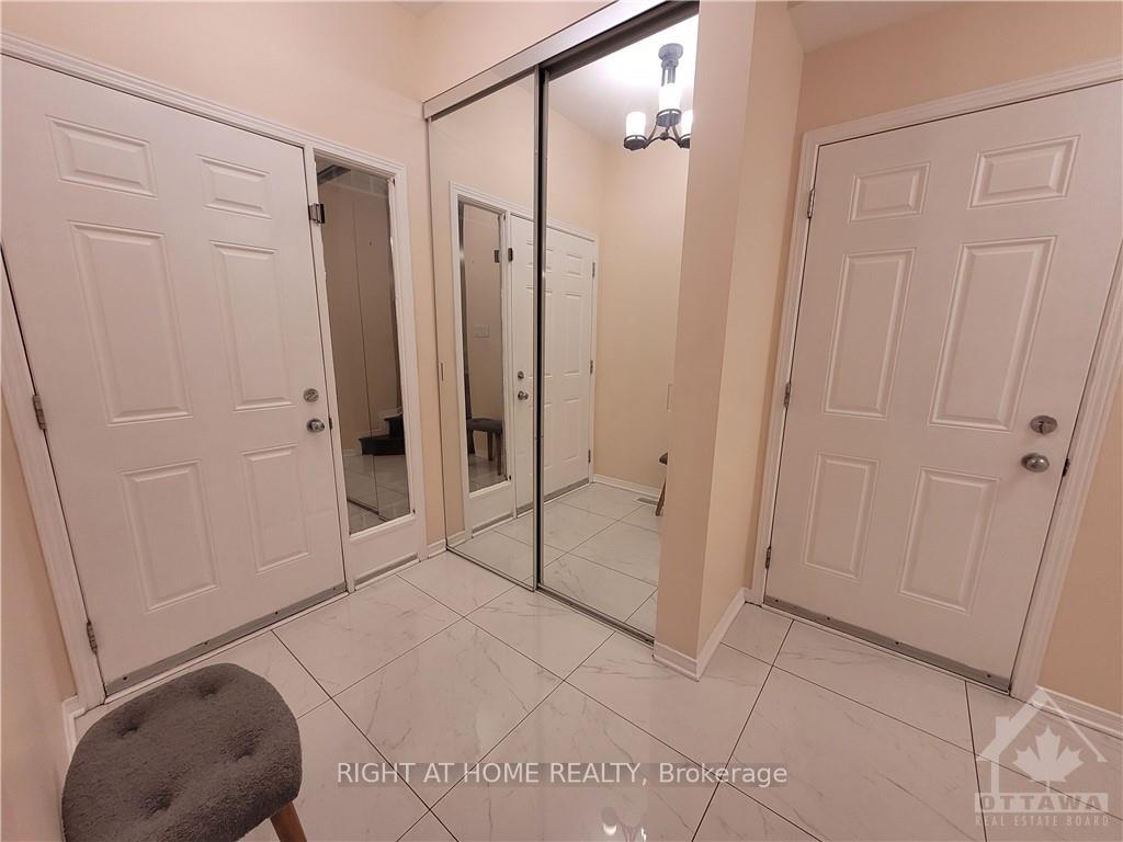 Photo 2 of 239 Highpointe Crescent, Ottawa, Barrhaven - Strandherd — HOMEH