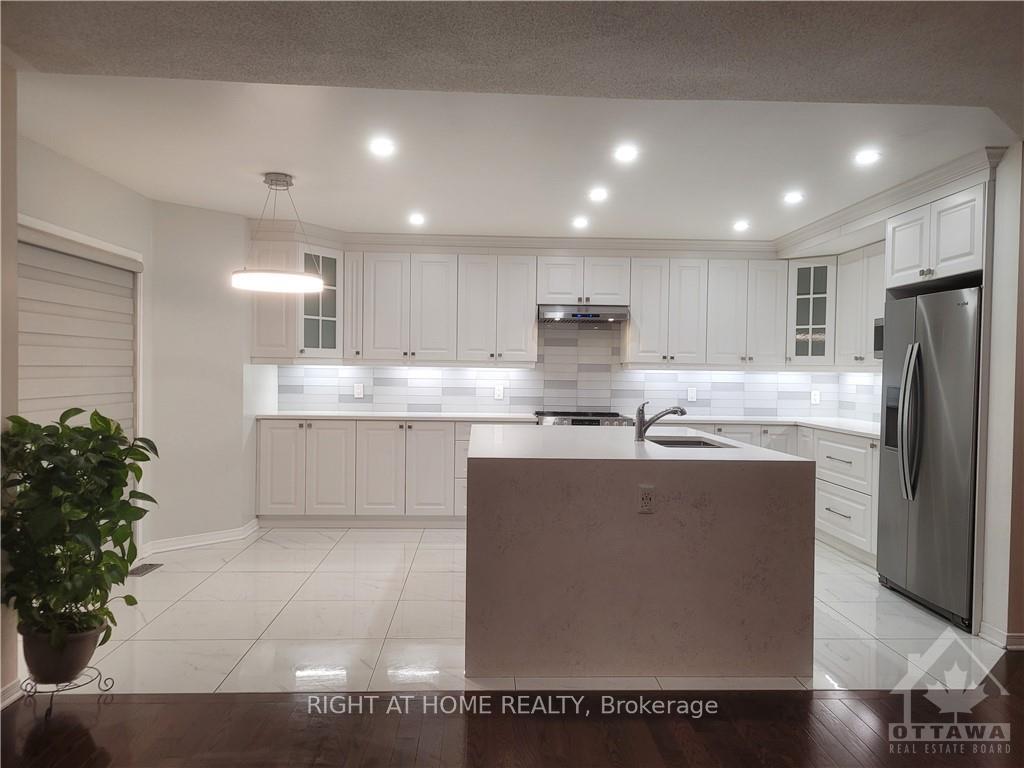 Photo 4 of 239 Highpointe Crescent, Ottawa, Barrhaven - Strandherd — HOMEH