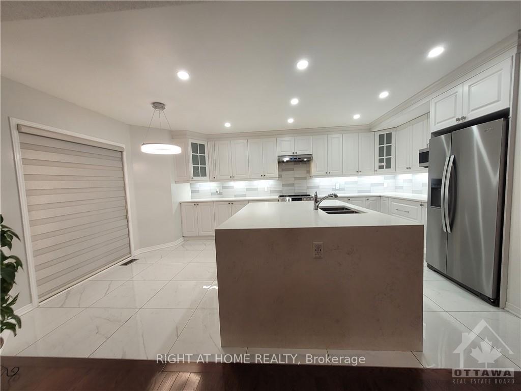 Photo 5 of 239 Highpointe Crescent, Ottawa, Barrhaven - Strandherd — HOMEH
