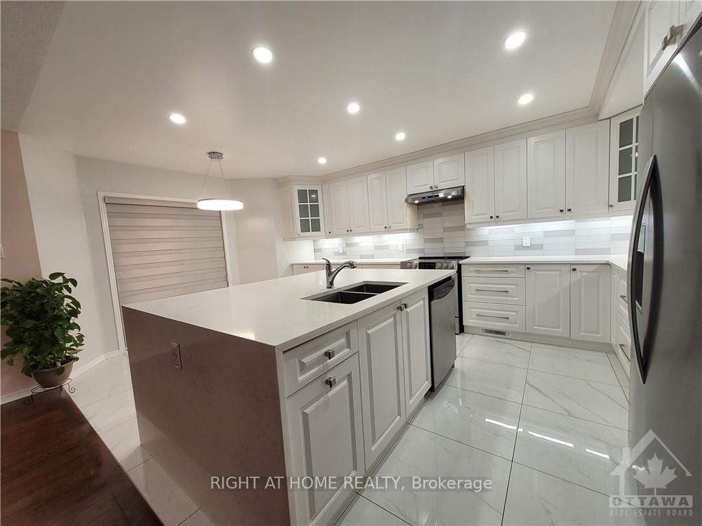 Photo 6 of 239 Highpointe Crescent, Ottawa, Barrhaven - Strandherd — HOMEH
