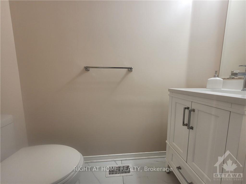 Photo 10 of 239 Highpointe Crescent, Ottawa, Barrhaven - Strandherd — HOMEH