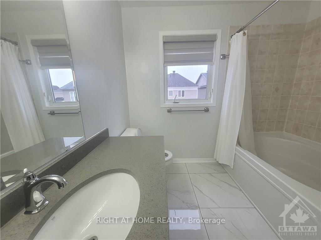 Photo 14 of 239 Highpointe Crescent, Ottawa, Barrhaven - Strandherd — HOMEH