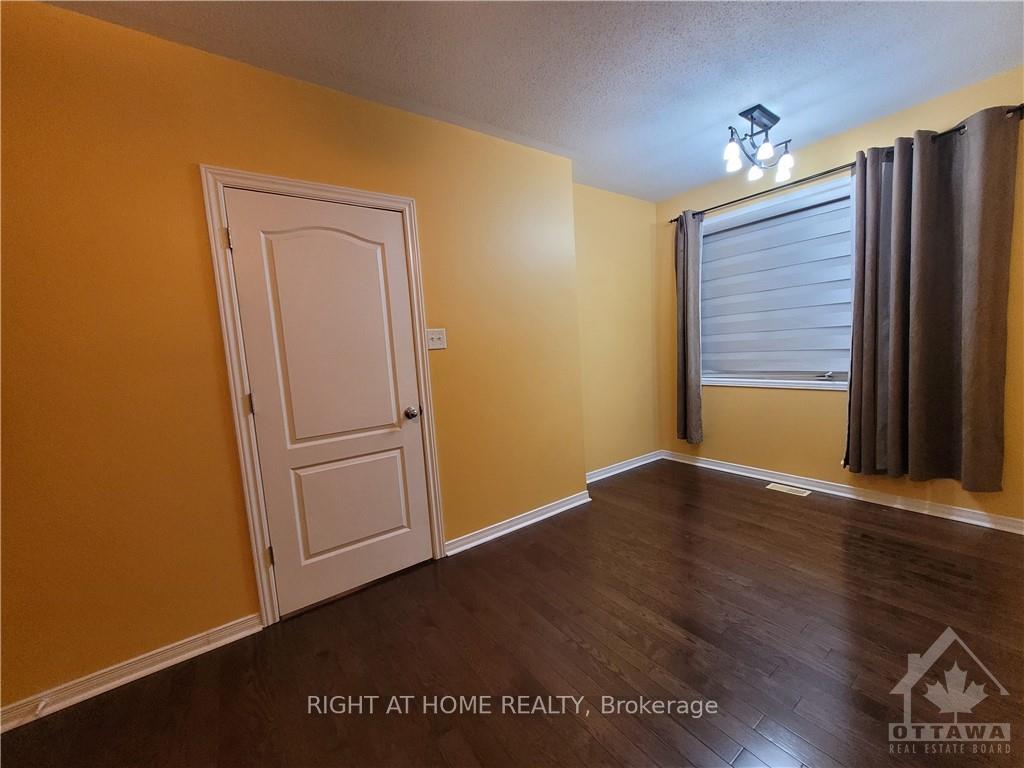 Photo 16 of 239 Highpointe Crescent, Ottawa, Barrhaven - Strandherd — HOMEH