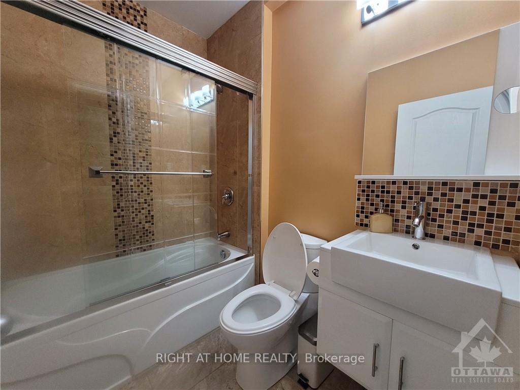 Photo 17 of 239 Highpointe Crescent, Ottawa, Barrhaven - Strandherd — HOMEH
