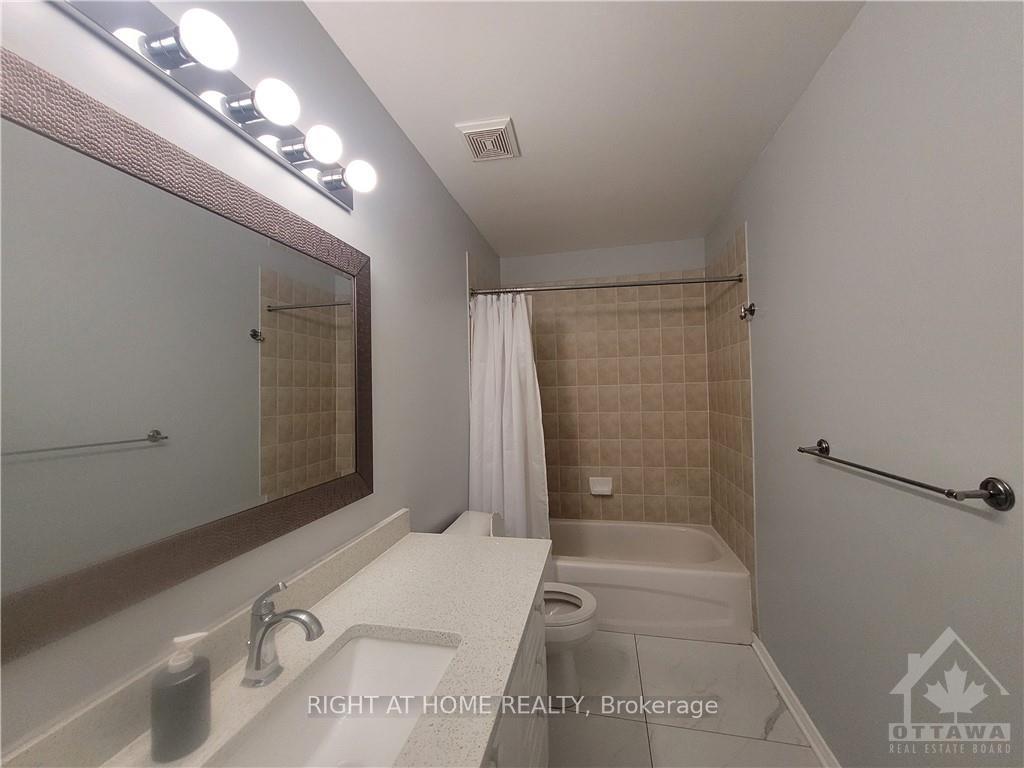 Photo 20 of 239 Highpointe Crescent, Ottawa, Barrhaven - Strandherd — HOMEH