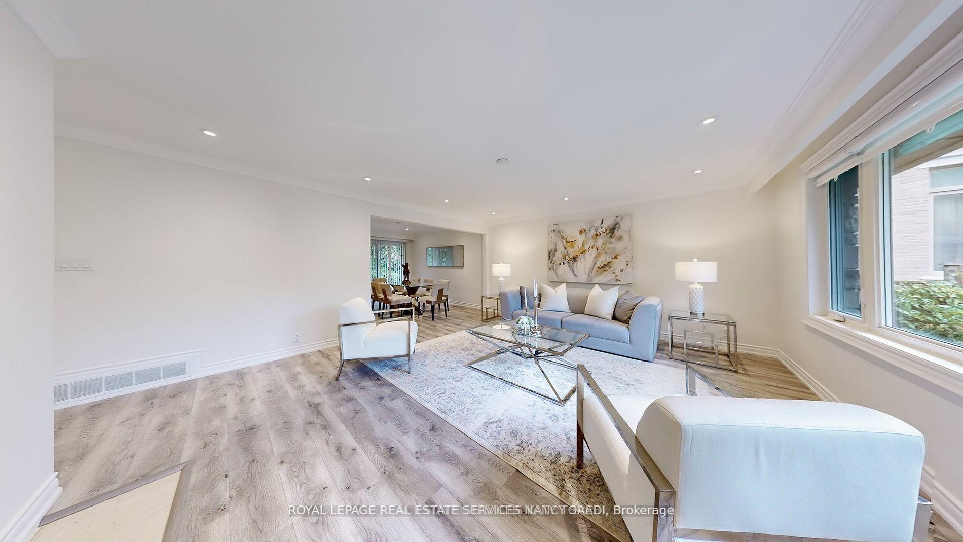 Photo 1 of 15 Farrington Drive, North York, St. Andrew-Windfields — HOMEH