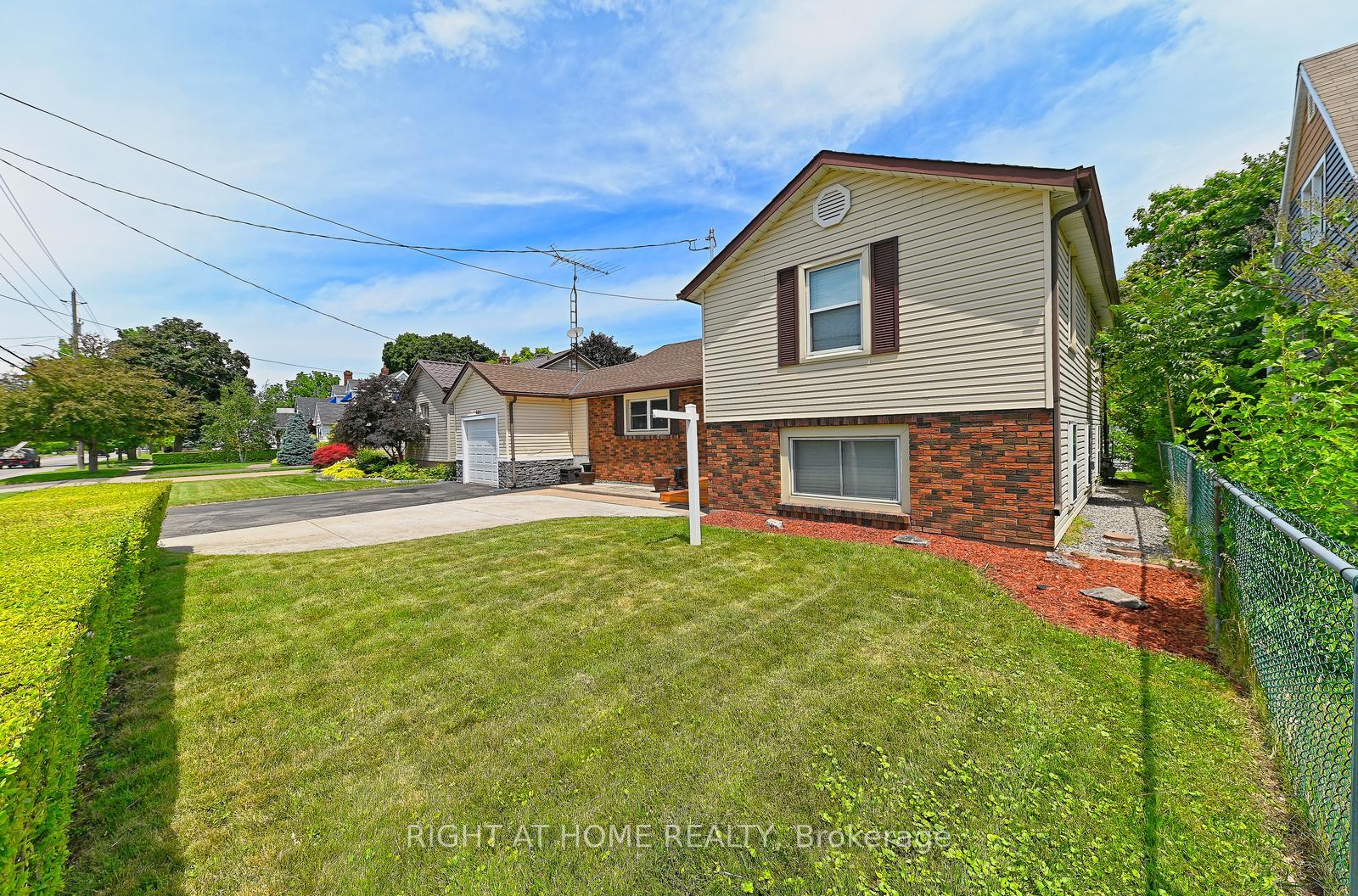 Photo 3 of 466 Geneva Street, St. Catharines, Vine/Linwell — HOMEH