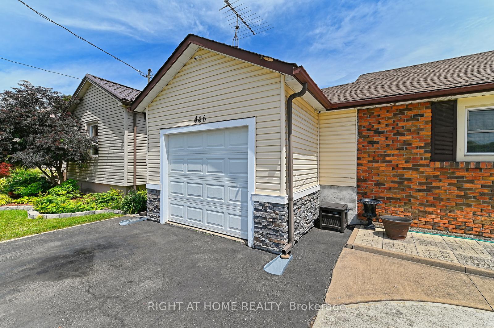 Photo 4 of 466 Geneva Street, St. Catharines, Vine/Linwell — HOMEH
