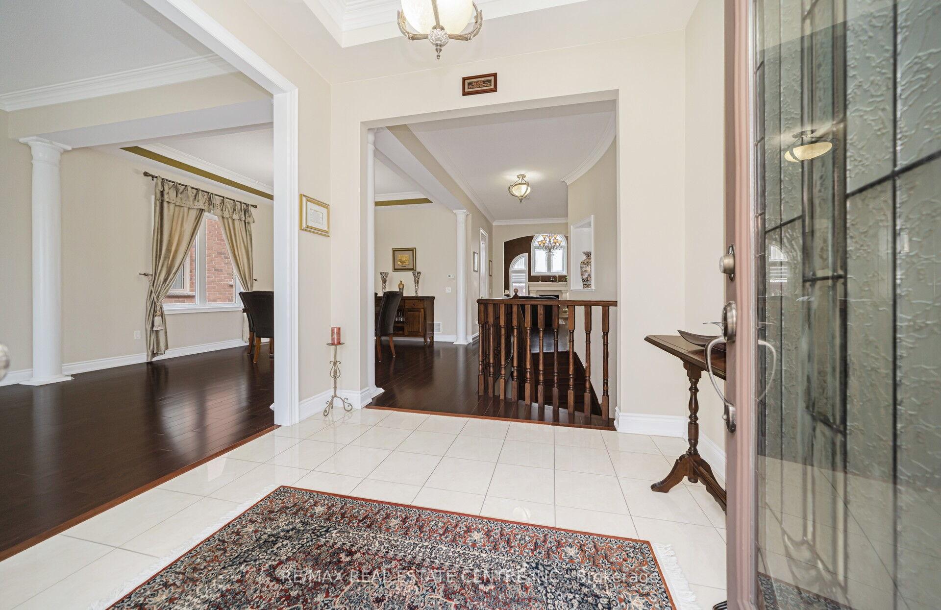 Photo 5 of 10 Eiffel Boulevard, Brampton, Vales of Castlemore North — HOMEH