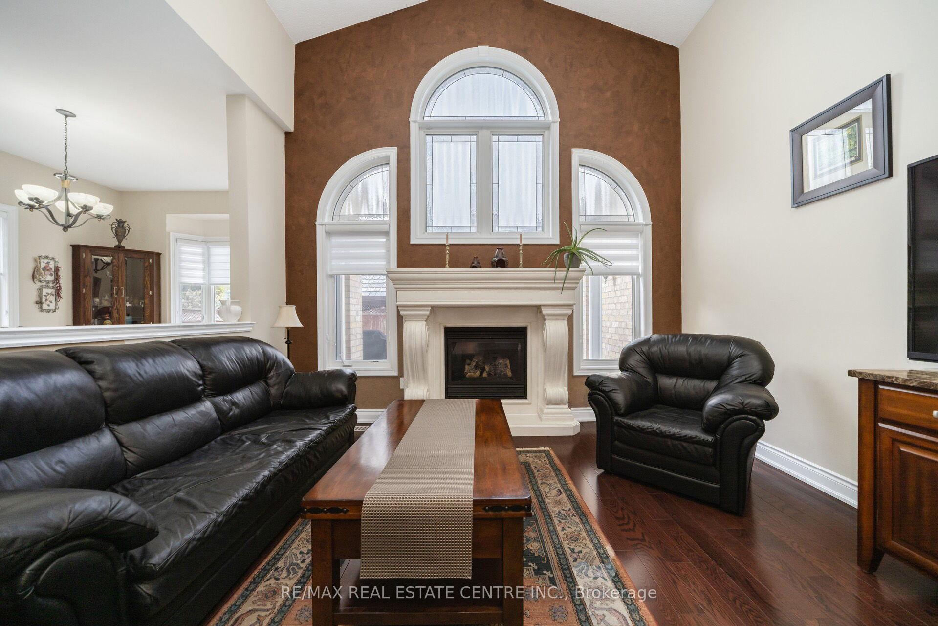 Photo 10 of 10 Eiffel Boulevard, Brampton, Vales of Castlemore North — HOMEH