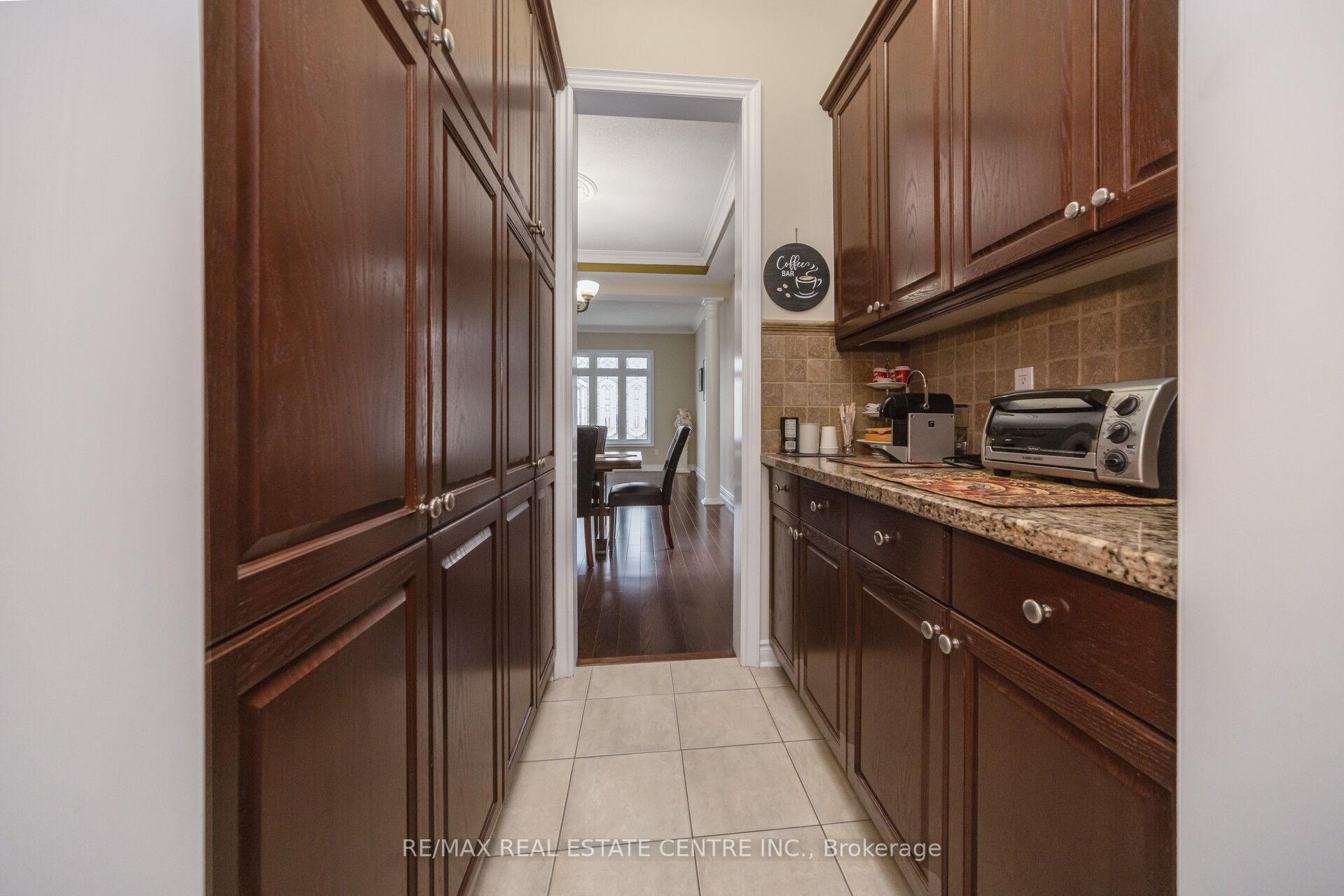 Photo 16 of 10 Eiffel Boulevard, Brampton, Vales of Castlemore North — HOMEH