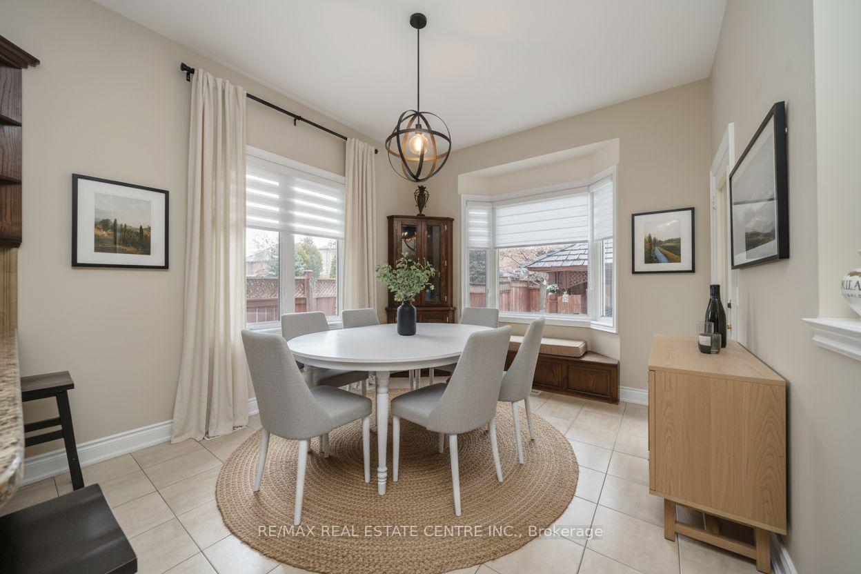 Photo 17 of 10 Eiffel Boulevard, Brampton, Vales of Castlemore North — HOMEH