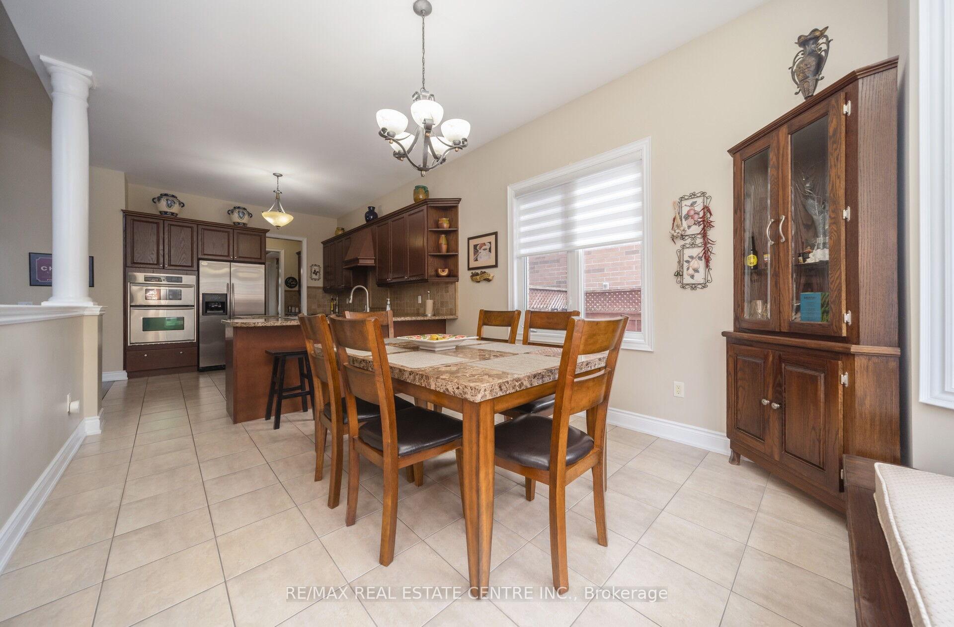 Photo 18 of 10 Eiffel Boulevard, Brampton, Vales of Castlemore North — HOMEH