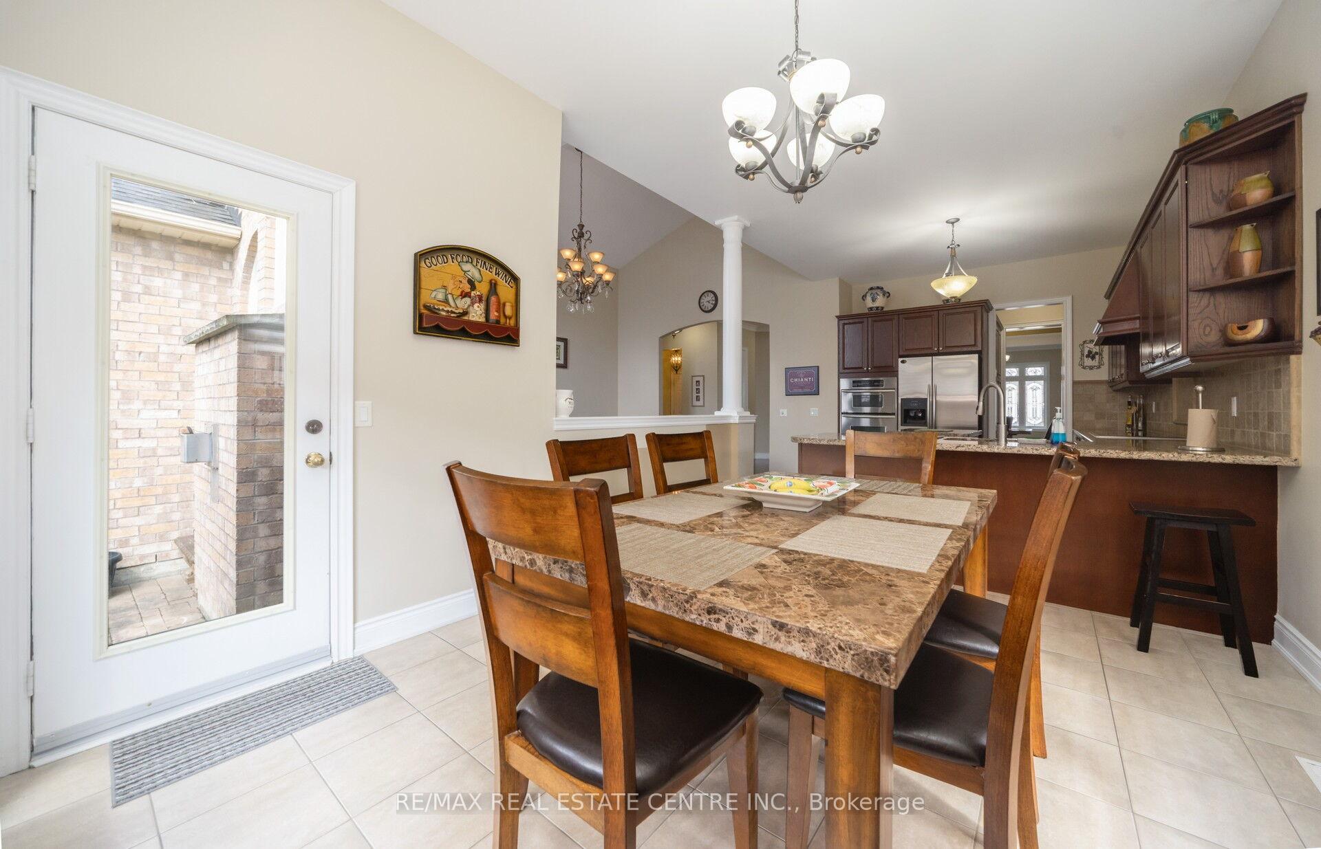 Photo 19 of 10 Eiffel Boulevard, Brampton, Vales of Castlemore North — HOMEH