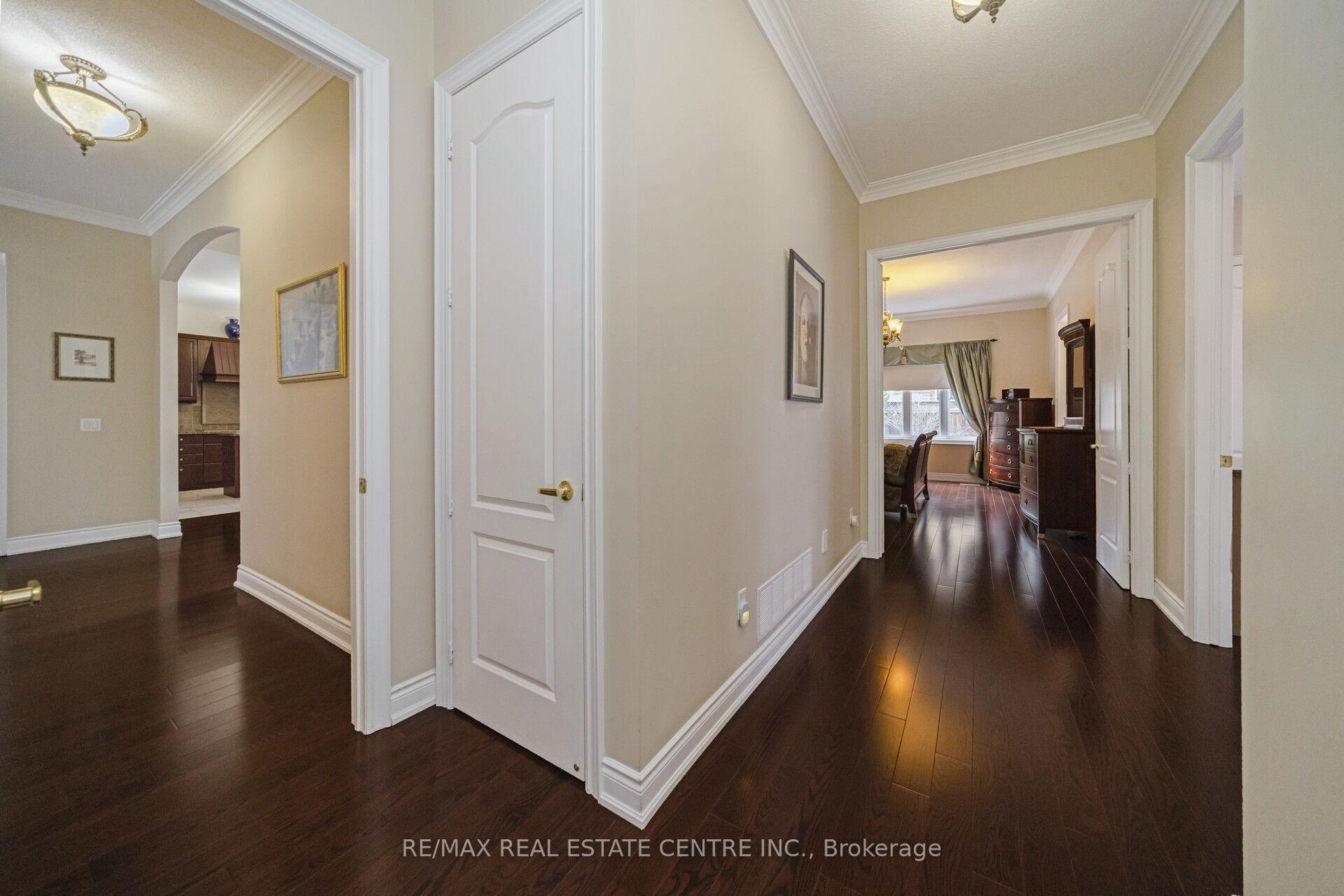 Photo 21 of 10 Eiffel Boulevard, Brampton, Vales of Castlemore North — HOMEH