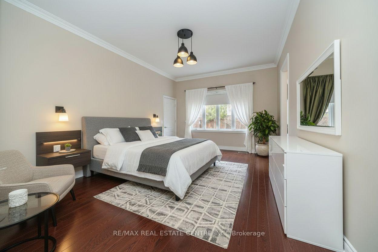 Photo 22 of 10 Eiffel Boulevard, Brampton, Vales of Castlemore North — HOMEH