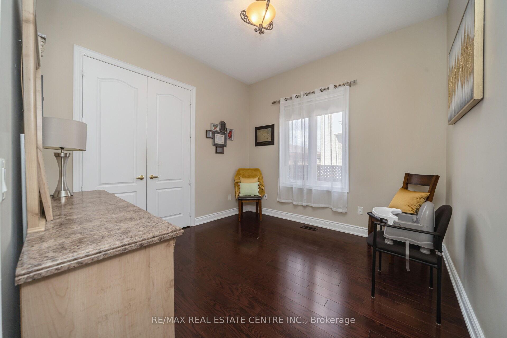Photo 26 of 10 Eiffel Boulevard, Brampton, Vales of Castlemore North — HOMEH