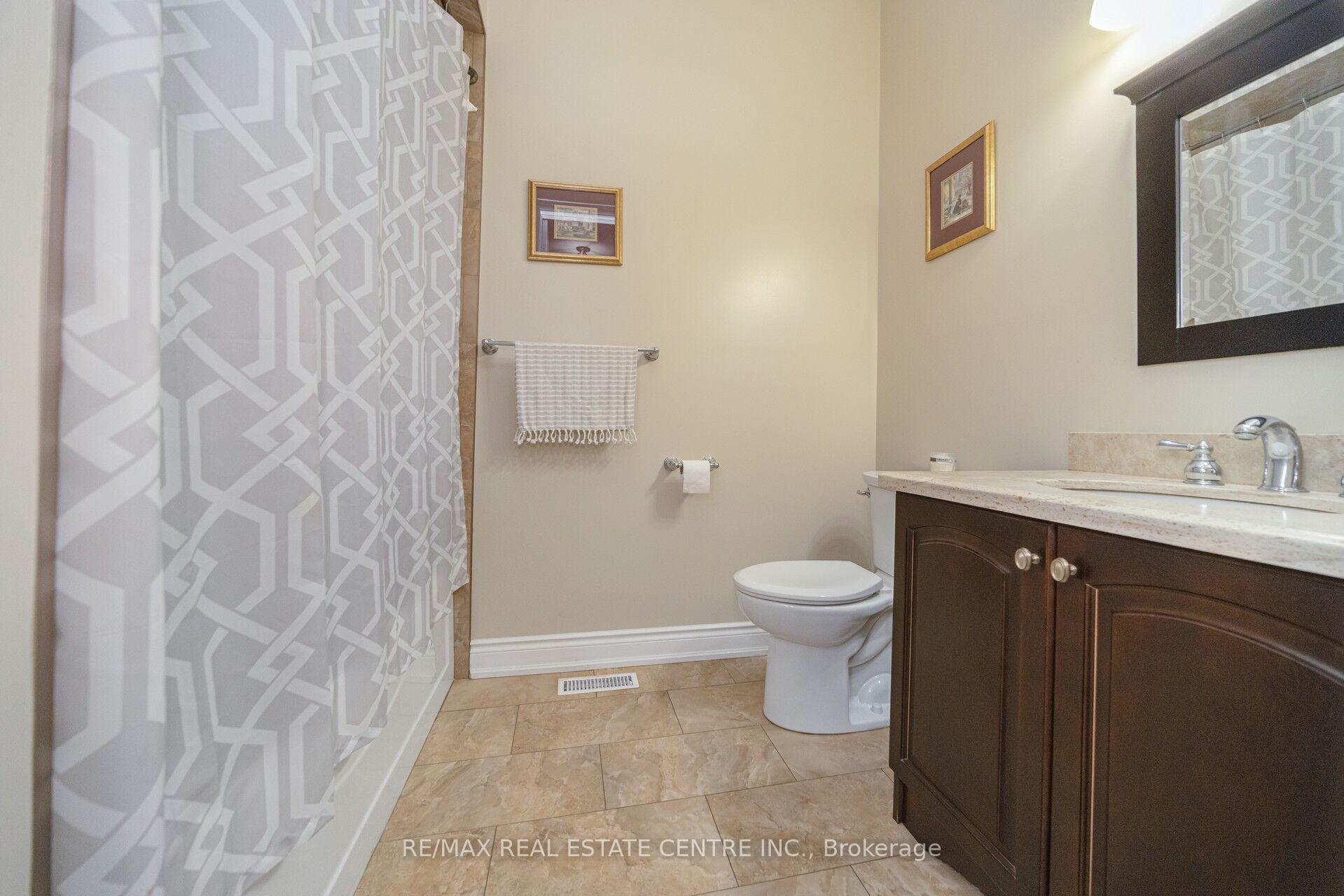 Photo 29 of 10 Eiffel Boulevard, Brampton, Vales of Castlemore North — HOMEH