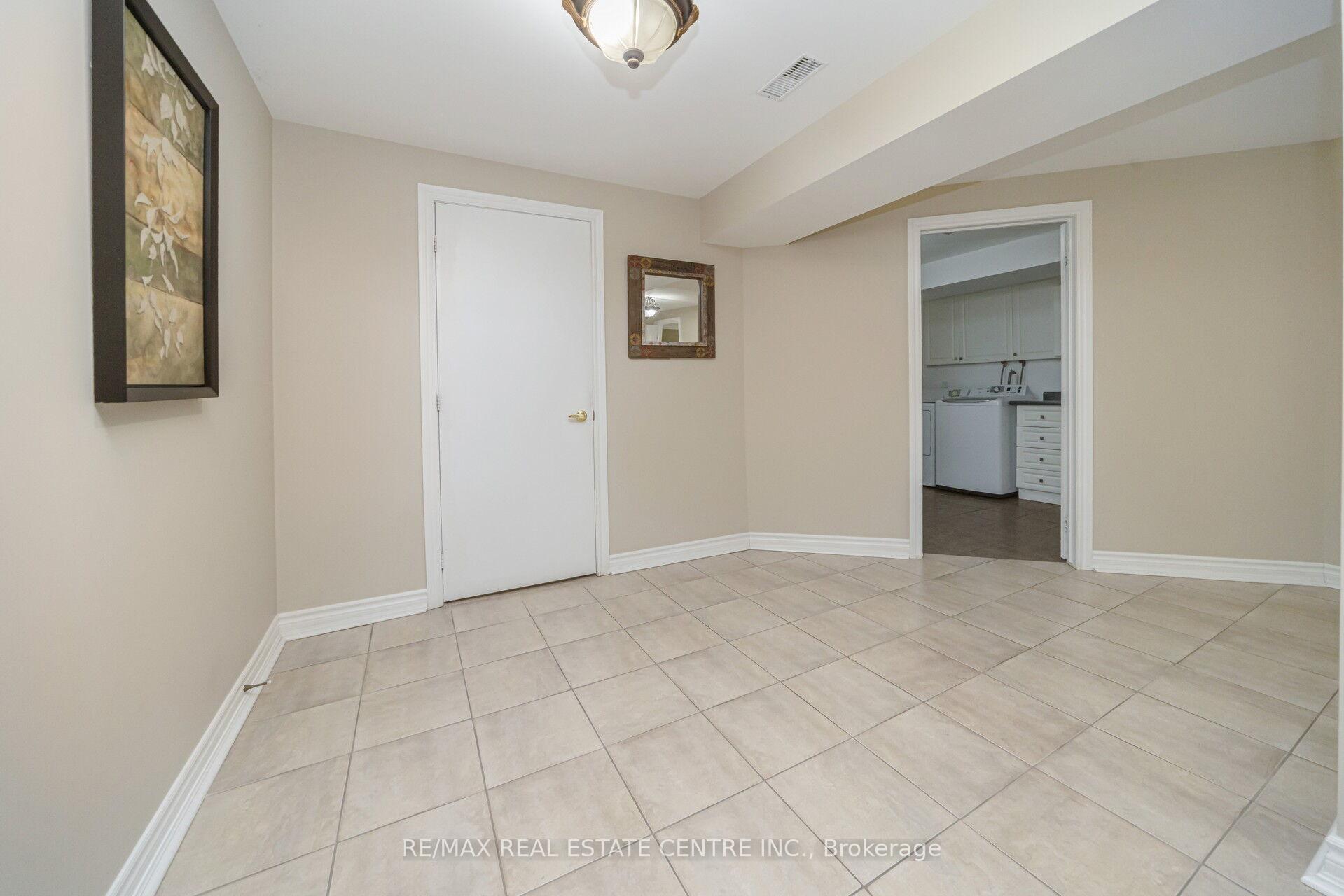 Photo 31 of 10 Eiffel Boulevard, Brampton, Vales of Castlemore North — HOMEH